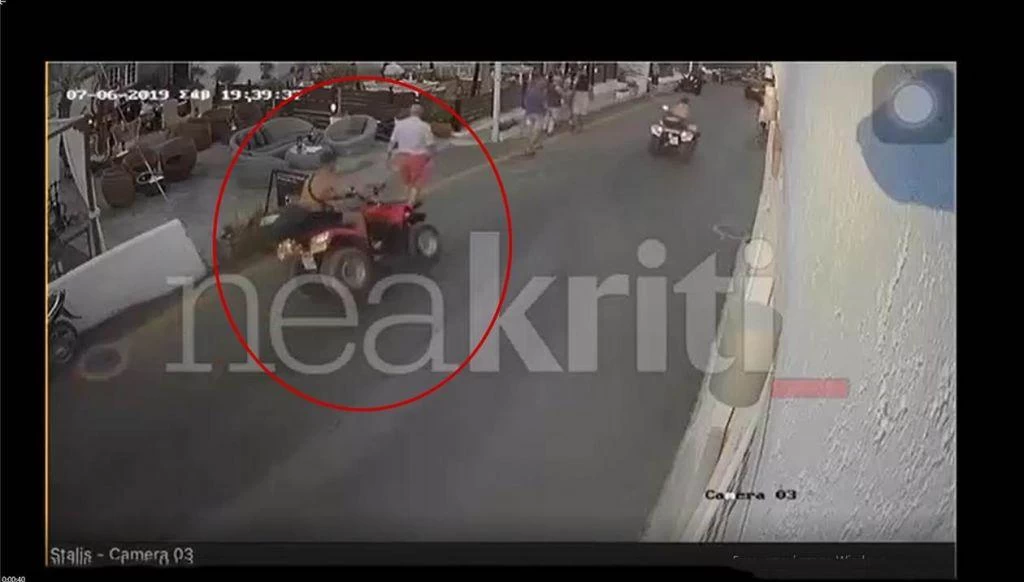 Σοκαριστικό βίντεο! «Γουρούνα» πέφτει σε πεζούς στην Κρήτη